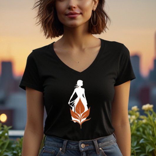 自然と女性のシルエット 洗練されたフェミニンアート Tシャツ
