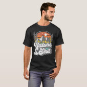 自然と面白いハイキングキャンプハイカーキャンパー Tシャツ (正面フル)