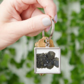 自然な型枠のガーネット キーホルダー (手)