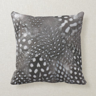 自然な色の羽の枕 クッション