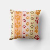 自然な色合いの可愛い動物の前足の柄 クッション (裏面)