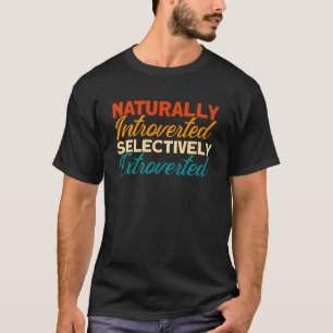 自然に内向選択的に外向きに挿入される Tシャツ