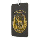 自然の中で誇らしげに立つバイソン カーエアーフレッシュナー (左)