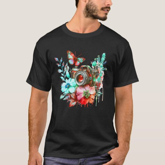 自然の写真 花と蝶を愛でる C Tシャツ (正面)