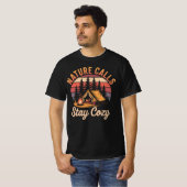 自然の呼び声 - あたたかく快適に Tシャツ (正面フル)