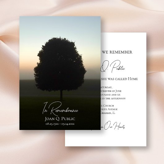 自然の木と日の出 永遠の追悼記念 招待状