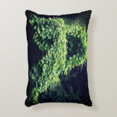 自然の玉座の野生の葉のつる植物 アクセントクッション (正面(垂直))