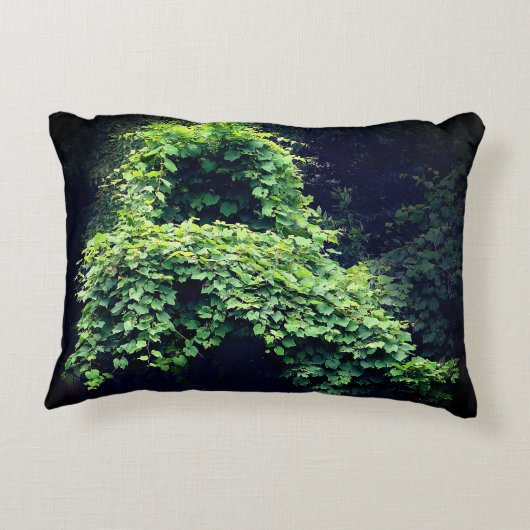 自然の玉座の野生の葉のつる植物 アクセントクッション (裏面)