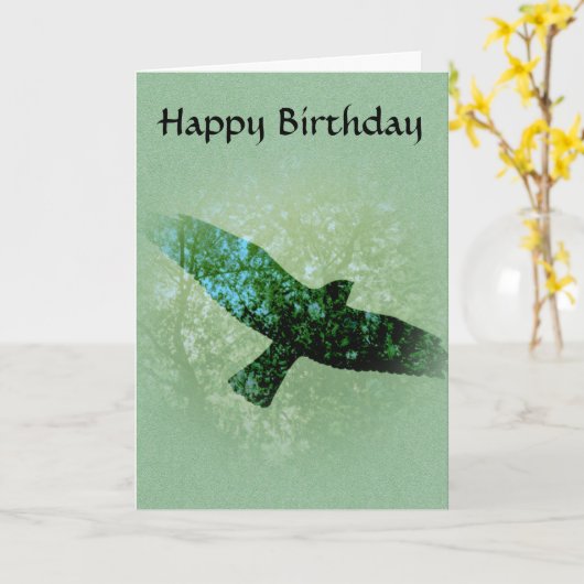 自然の緑の木の鳥の急上昇したカラスの誕生日 カード (黄色い花)