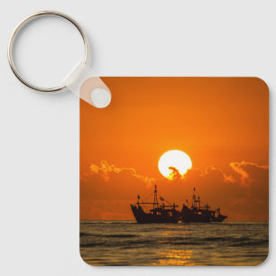 自然の風景 夕焼けの湖と船-68465 キーホルダー