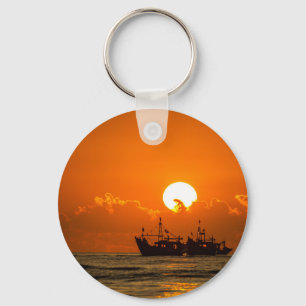 自然の風景 夕焼けの湖と船-68465 キーホルダー