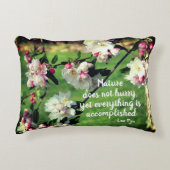 自然は急がない感動的引用文  アクセントクッション (正面)