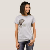 「自然より安い」ユーモア水の色フクロウ Tシャツ (正面フル)