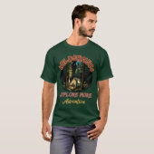 自然を探索する冒険キャンプ仲間 Tシャツ (正面フル)