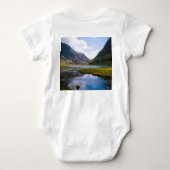 自然ウィュー，山 ベビーボディスーツ (裏面)