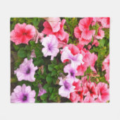 自然写真は美しいペチュニアの花。計画 フリースブランケット (正面(横))