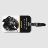 自然威厳のある生息地で水牛がクローズアップ ラゲッジタグ (正面横)