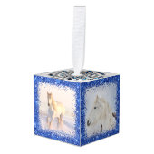 自然雪冬白馬ウマ科のペット4写真 キューブオーナメント (正面アングル)