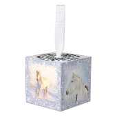 自然雪冬白馬ウマ科のペット4写真 キューブオーナメント (正面アングル)