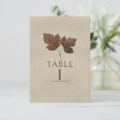 自然 ミニマリスト 秋の落ち葉 エレガントなテーブルナンバー 招待状 (スタンド正面)