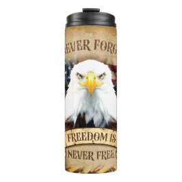 自由と愛国的なアメリカン・イーグルイラストレーション タンブラー