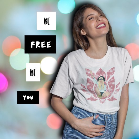 自由な女性は蓮の花を座っている Tシャツ