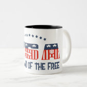 自由な愛国的なマグカップの国 ツートーンマグカップ (正面右)