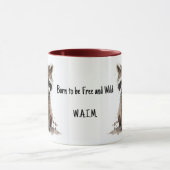 自由な生まれアライグマのマグカップ マグカップ (中央)