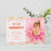 自由な精神のヒッピーがテーマのレトロな写真の誕生日 招待状 (スタンド正面)