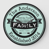 自由な色で家族名を刻んだレトロスタイル ラージ壁時計 (正面)