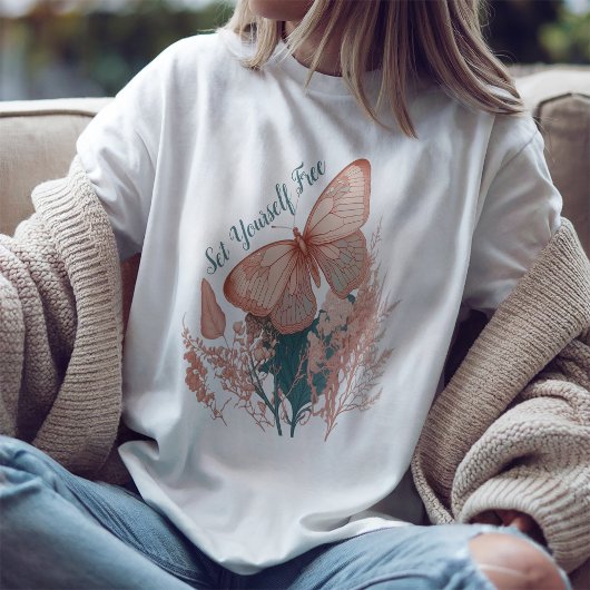 自由な蝶のTシャツ Tシャツ