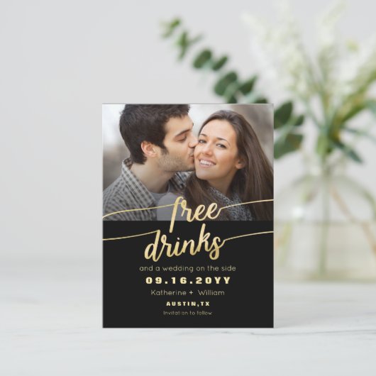 自由な飲み物の機知に富んだ写真の結婚式の保存日付 案内ポストカード (スタンド正面)