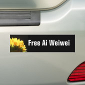 "自由なAi Weiwei"のバンパーステッカー バンパーステッカー (車上)