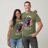 自由のためのネコ　愛国的なネコ　水兵帽をかぶる Tシャツ (ユニセックス)