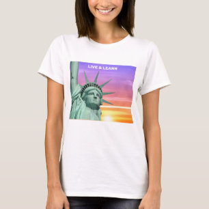 自由の女神と日の出Tシャツ Tシャツ