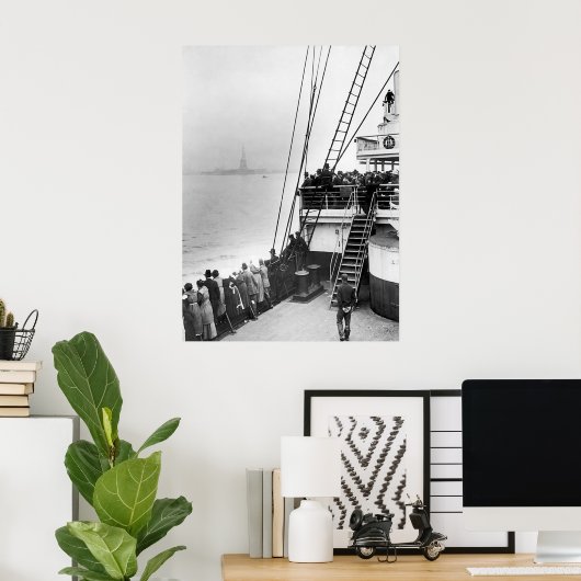 自由の女神を見ている移民たち ポスター (ホームオフィス)