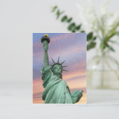 自由の女神像と鮮やかな空 ポストカード (スタンド正面)