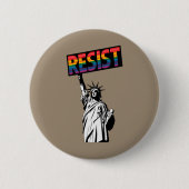 自由の女神 フェミニスト ギフトに抵抗 缶バッジ (正面)