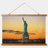自由の女神、日の出の写真 吊り下げ型タペストリー (正面)