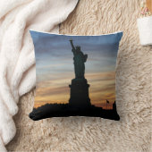 自由の女神#3装飾用クッション クッション (ブランケット)