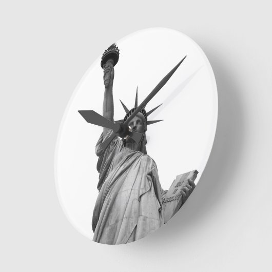 自由の白黒の像 ラウンド壁時計 (傾斜)