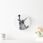 自由の白黒の像 ラウンド壁時計 (ホーム)