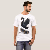 自由の翼スケートボード上の黒い白鳥。 Tシャツ (正面フル)