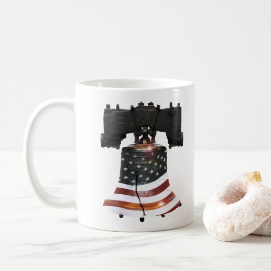 自由の鐘とアメリカ国旗 コーヒーマグカップ (ドーナツ)