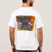 自由の非常に熱いTシャツ Tシャツ (裏面)