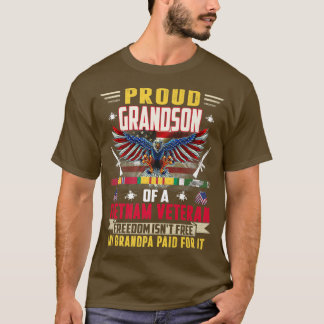 自由はベトナム誇りを持ったの獣医の自由な孫 Tシャツ