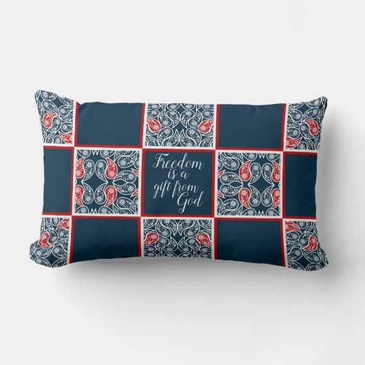 "自由は神からの贈り物"ペイズリー枕 ランバークッション (正面)