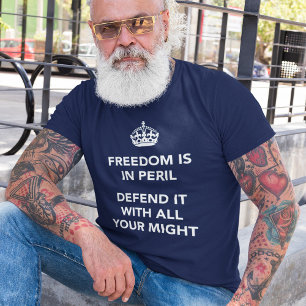 自由は身に余る危険あり Tシャツ