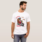 自由への道をゴブル、トルコのバイクに乗る Tシャツ (正面フル)