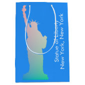 自由パーソナライズされたのレインボー像ニューヨーク ミディアムペーパーバッグ (正面)